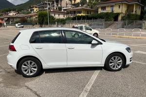 Volkswagen Golf VII 1.6 TDI Bluemotion