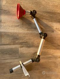 Braccio per aspirazione orientabile