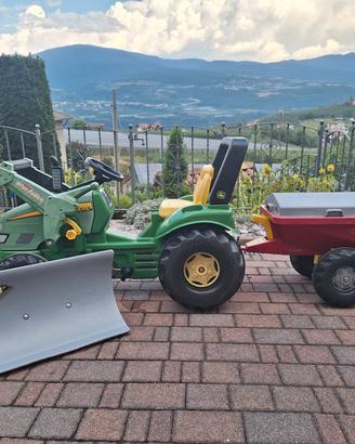 Trattore a pedali con accessori 