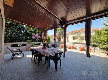 PORZIONE DI TRIFAMILIARE A LIMBIATE