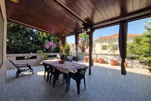 PORZIONE DI TRIFAMILIARE A LIMBIATE