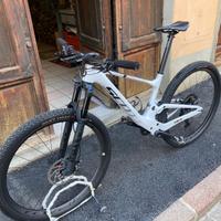 Mtb scott spark 2024 -pari al nuovo 2500 euro