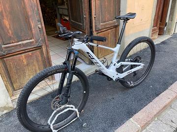 Mtb scott spark 2024 -pari al nuovo 2500 euro