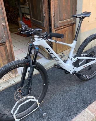Mtb scott spark 2024 -pari al nuovo 2500 euro