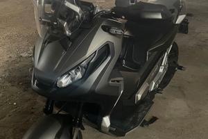 Honda  ADV 750