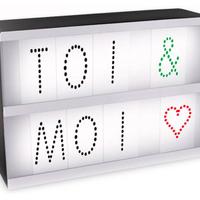 Bacheca luminosa lampada a righe con scritta