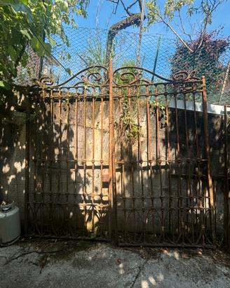 Cancello e cancellino di ferro battuto