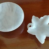 Pisside e foglia in aabastro