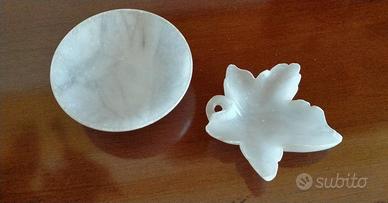 Pisside e foglia in aabastro