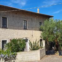 Casa indipendente con cortile