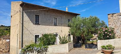 Casa indipendente con cortile