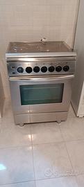 Cucina ad induzione 4 piastre con forno 