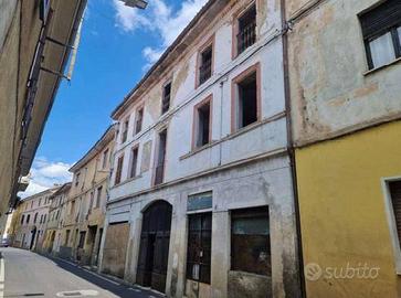 Immobile in asta di 100 m² con 1 locale a Fara Nov