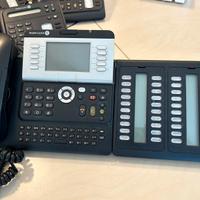 Consolle con 7 telefoni Alcatel Lucent