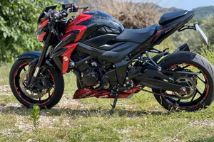 Suzuki gsx s 750