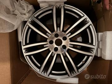 Maserati ghibli cerchio posteriore