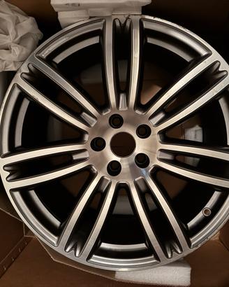 Maserati ghibli cerchio posteriore