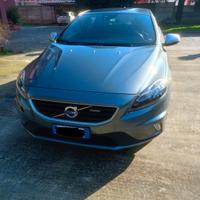  Volvo V40 D2   R-design