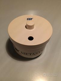 contenitore in plastica per disinfezione protesi