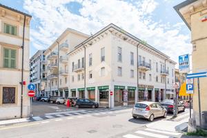 3 LOCALI A VILLAFRANCA DI VERONA