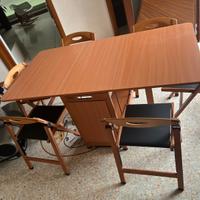 Tavolo pieghevole+6 sedie foppapedretti