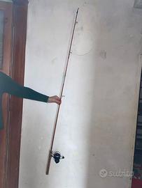 Canna da pesca in bamboo con mulinello