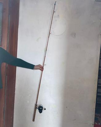 Canna da pesca in bamboo con mulinello