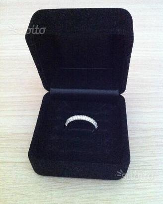 Anello a fedina in argento 925 con diamonique