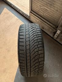 Gomma invernale Falken 235/35/19