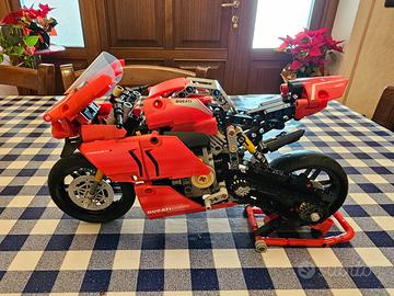 Lego Ducati Panigale V4R