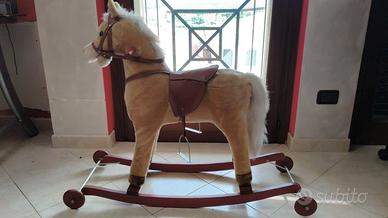 cavalluccio a dondolo