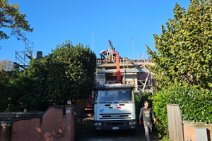 Iveco 75e 14 con gru