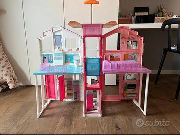 Casa di Barbie con ascensore