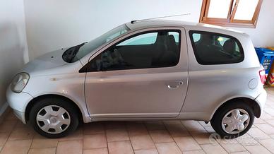 TOYOTA Yaris - 2002