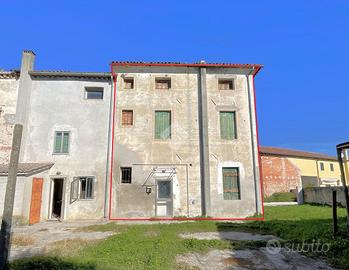 PORZIONE DI TRIFAMILIARE A RESANA