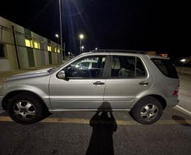 Mercedes-Benz ML 270 CDI - 2004