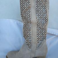Stivali donna pelle traforata beige n. 38