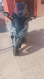 Honda Forza 300