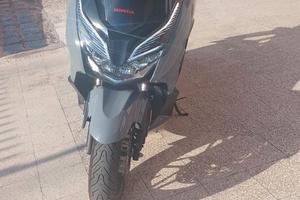Honda Forza 300