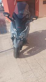 Honda Forza 300
