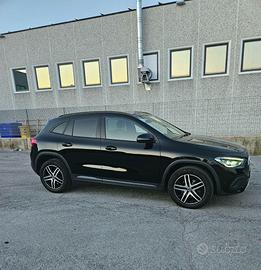 MERCEDES GLA 180D SPORT PLUS