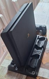 ps4 con base di raffreddamento