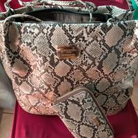 Borsa Camomilla comoda e capiente con portafoglio 