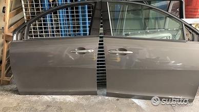 Porta anteriore sinistra e destra per lancia y