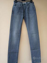 Pantaloni modello jeans elasticizzati