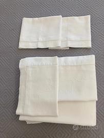 Lenzuola misto lino con ricami anni '60