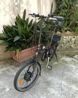 Bici elettrica "Wyscral"pieghevole in alluminio da