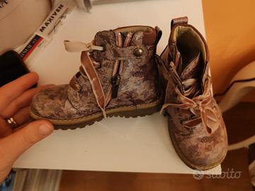 stivaletto bimba n. 22
