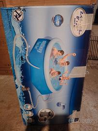 Piscina fuori terra con bordo gonfiabile