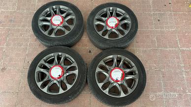 Cerchi in lega  15 pollici  4 bulloni Fiat